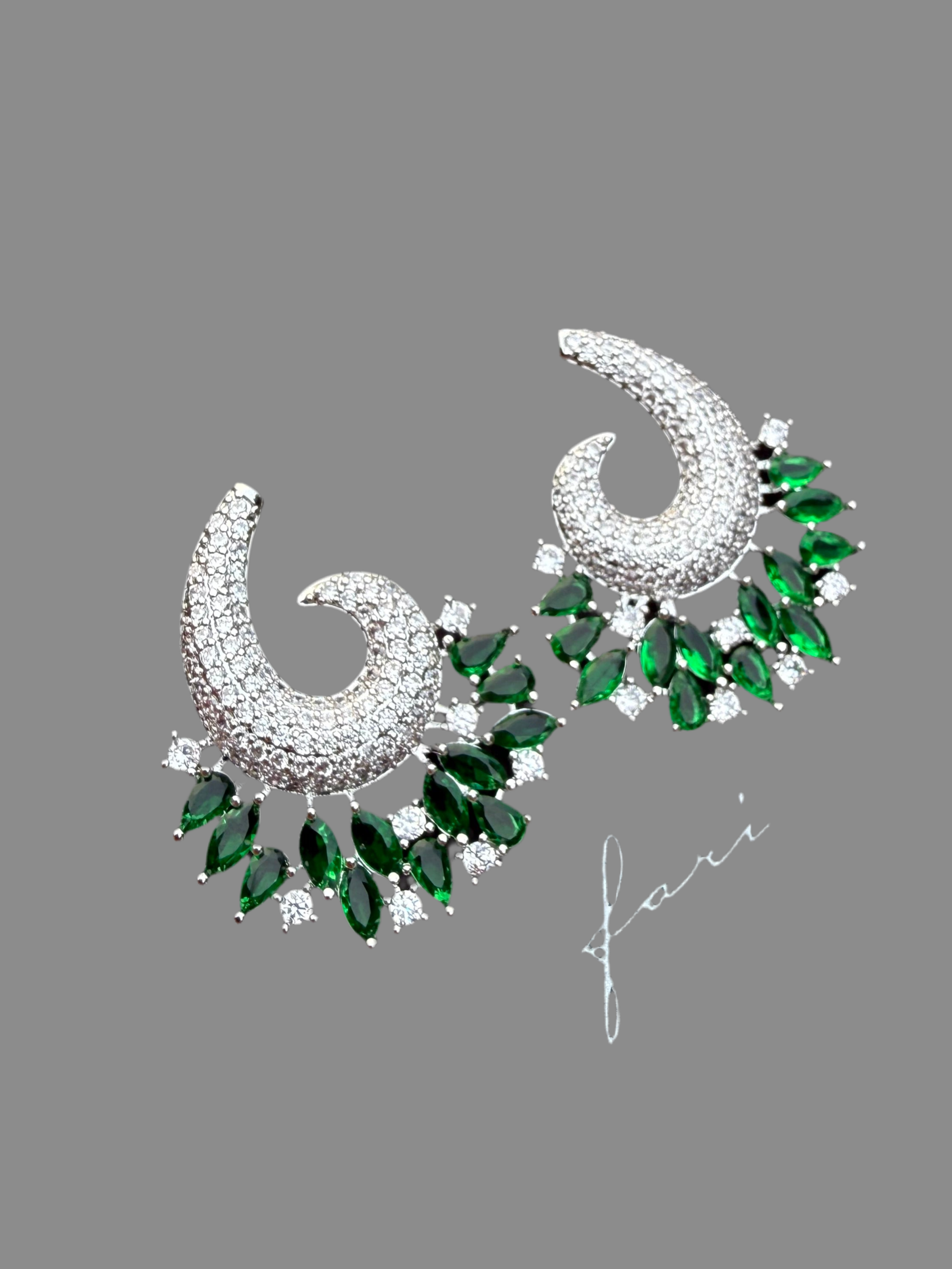 Lustre Leaf